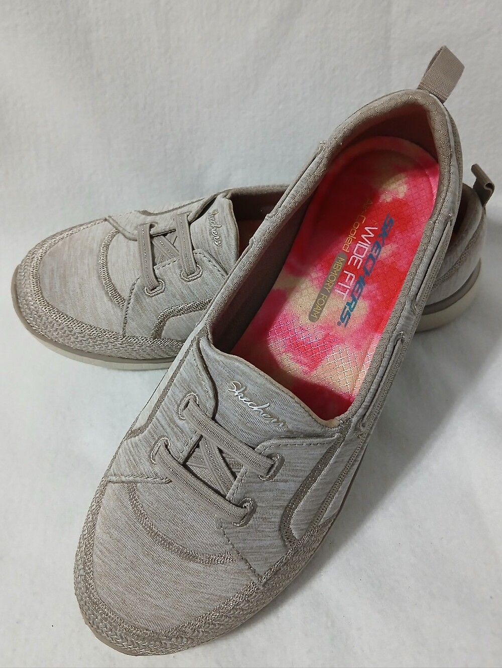 Skechers Women's Beige/Tan Slip-On Moccasin Sneaker Size 8.5 - Picture 12 of 14